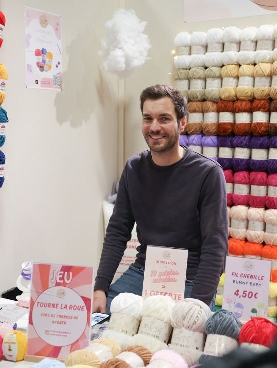Création DIY en laine en forme de sapin pour Noël