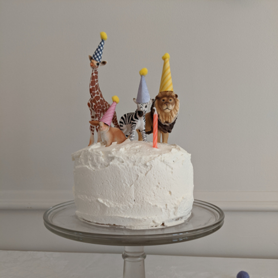 Cake with animals