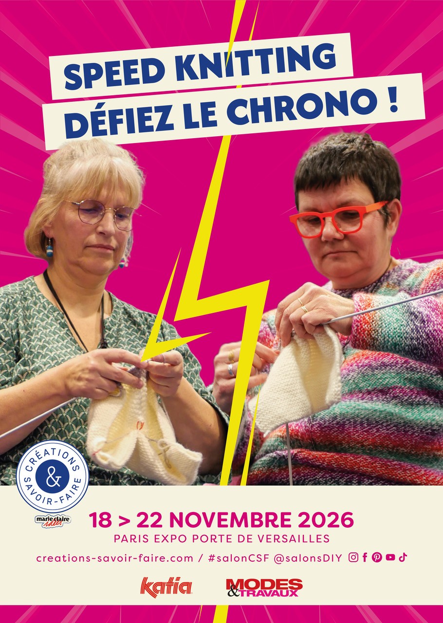 Finalistes du concours Speed Knitting applaudissant sur scène à la fin de la compétition.