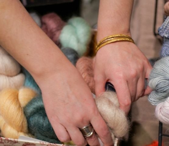 A meeting between craftspeople and members of associations during the show, to promote collaboration.