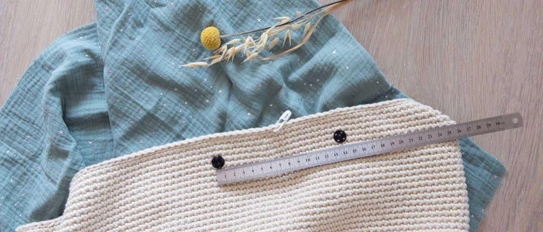 Crochet basket making tutorial materials: ruler, button,...