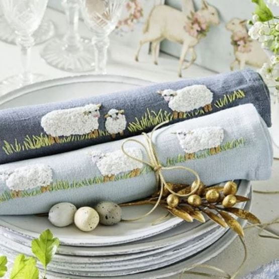 Serviettes brodées pour Paques 