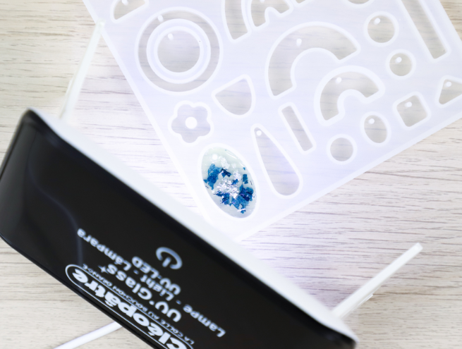 Step 3 of the UV resin key ring tutorial