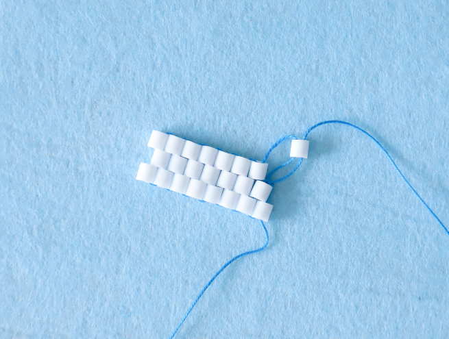 Etape 5 pour réaliser le tuto tissage brick stitch