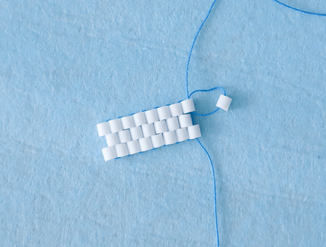 Etape 6 pour réaliser le tuto tissage brick stitch
