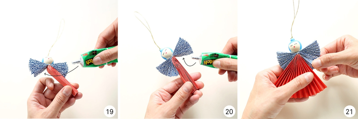 3 images explicatives, numérotées 1, 2 et 3 d'anges en papier faits à la main, du fil et de la colle