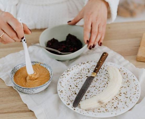 a woman who presents her dishes beautifully